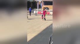 Carefree Chris Rea fan has time of his life dancing to busker in Swansea