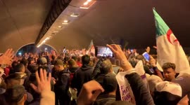« Les Algériens???????????????????????? » au Tunnel des Facultés #Algerie https://t.co/5pFZChJlXw