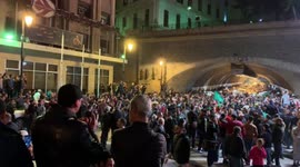 Algériens célèbrent démission Bouteflika