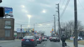 Strange light beam appears in Ontario skies