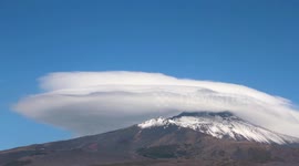 Lenticular over Etna volcano - Timelapse