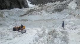 Indian authorities clear tonnes of snow so voters can reach polling stations