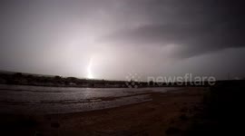 Spectacular storm lights up sky above New Mexico