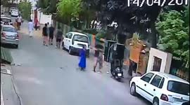 Stray dogs mauled 5 years old boy, survives in Northern India.