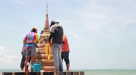 Beachgoers make amazing sand temples to mark Thailand's Songkran new year