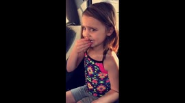 6-year-old tries eating baby octopus for the first time