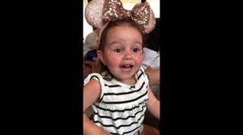 Two-year-old girl's cutest reaction to seeing Donald Duck at Florida's Disney World