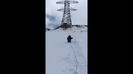 Job walk under pylon