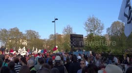 'We Love You!' chants ring out in Marble Arch from Extinction Rebellion protesters waiting for Greta Thunberg to speak