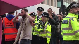 Extinction Rebellion activist ignores police and gets arrested in London