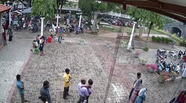 Suspected suicide bomber in Sri Lanka caught on camera