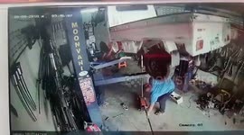 How NOT to fix a car! Funny moment bungling mechanics drop truck