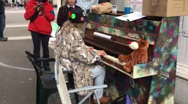 The piano lady in Marble Arch.