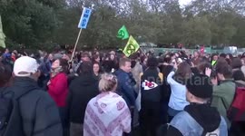 Extinction Rebellion farewell dance to drums in Hyde Park in the final hour of the eleven - day London protests