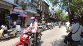 Life in Hanoi's Old Quarter : Strange street, messy, Chaotic in Hanoi. Motorbike Experience Days