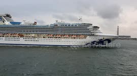 Princess Cruise ship Sapphire Princess races into Southampton a day early to avoid storm Hannah.