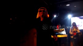 Omar Souleyman's performance in Madrid is interrupted by fan.