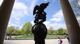 Dad takes family on tour of Arlington National Cemetery