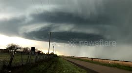 'Mothership' supercell cloud spotted looming over Texas