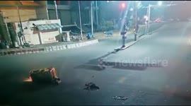 Speeding car hits tuk tuk making passengers tumble out