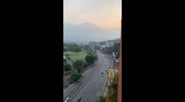 Vídeo panorámica del amanecer en la Autopista Prados del Este. Caracas