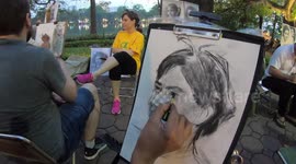 Street portrait artist - Drawing live portraits in Ha Noi