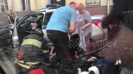 Russian police officers injured when Land Rover rams their vehicle