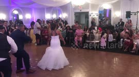 California Bride Embraces Samoan Culture on Wedding Day with Traditional Dance