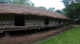 Unique and strange house made of bamboo, wood and leaves: The Ede long house is 42.5 meters long in Vietnam.