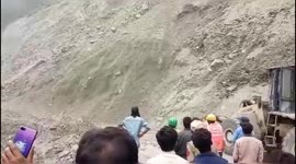 Jammu srinagar national highway closed due to fresh landslide in Digdole Ramban