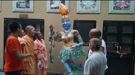 South American artists build statue of Hindu goddess out of 150kg of plastic waste