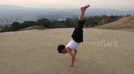 Young 'Bruce Lee' kid shows off amazing training with vertical pushups