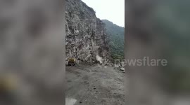 Dramatic landslide hits village in northern India
