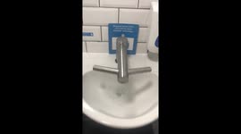 London man highlights serious design flaw in Dyson hand dryer