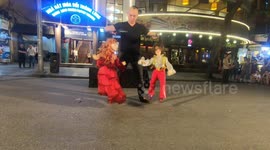 Amazing strings puppet show on the walking street - String Puppet Dancing
