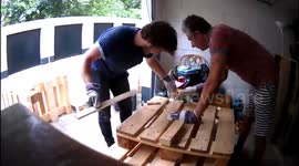 How to make a DIY sofa and coffee table from unwanted wooden pallets