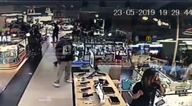 French tourist caught by furious locals after allegedly stealing new Huawei P30 phone