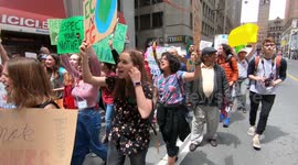 Thousands of students protest in Toronto for climate change action