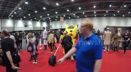 Pokémon Detective Pikachu Follows A Women At The MCM Comic Con In London