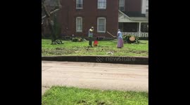 Volunteers help Tornado Victims