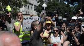 Yellow Vests who claim they were injured by French police march in capital