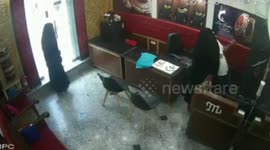Shocking Two burqa clad women looted jewellery shop by spraying anaesthesia spray in Northern India.