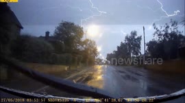 Taxi dashcam captures stunning