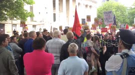 Police forced into action as Trump supporters come face-to-face with protesters in Portsmouth, UK