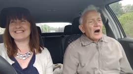 Heartwarming moment 82-year-old UK man with dementia cheerfully sings on way to therapy group