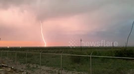 Spectacular lightning strike in southeast New Mexico