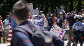 Large Crowd Gathers for Reading of Mueller Report
