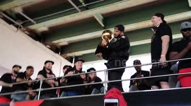 Raptors Parade - Kawhi, Lowry & Drake posing with trophies