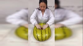Fruit or buns? Talented baker makes dough into realistic looking fruit in China