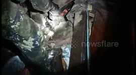 长宁地震 消防官兵救出一名被埋压女性